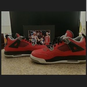 Jordon retro 4 toro size 7y